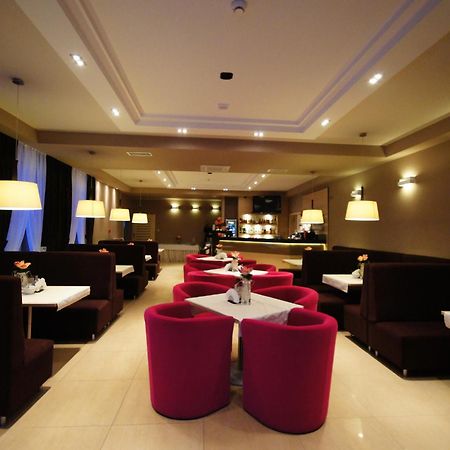 Hotel Hibiskus Boguchwała Buitenkant foto