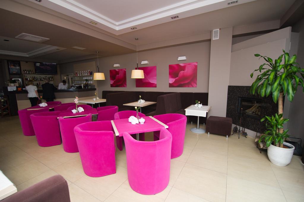 Hotel Hibiskus Boguchwała Buitenkant foto