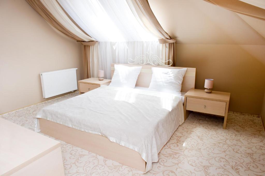 Hotel Hibiskus Boguchwała Buitenkant foto